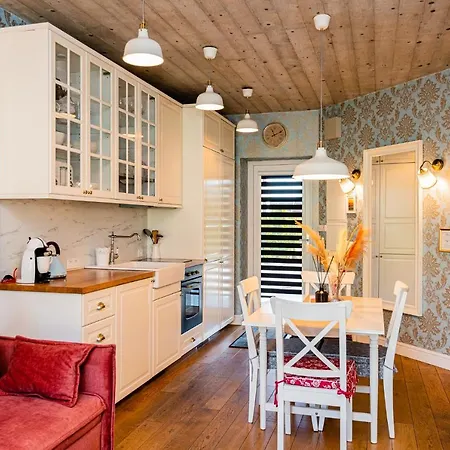 Zalia Kopa 200m To Beach, Kunigiskes Pine Forest, Private Yard & Terrace Appartement